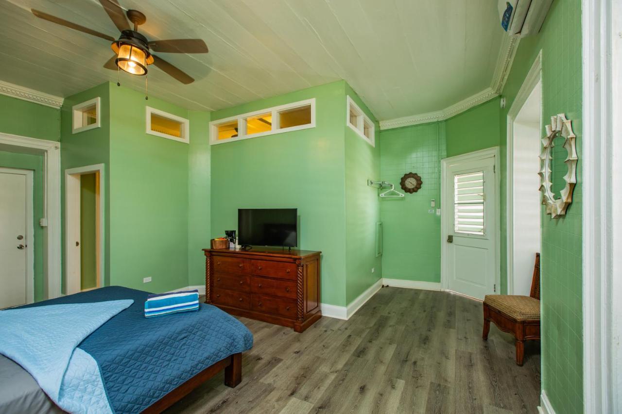 Victoria House Hotel Frederiksted Exterior foto